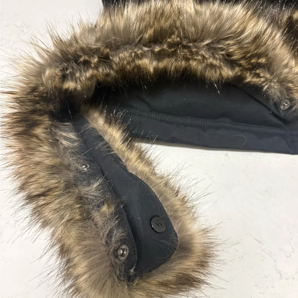 Men's Eddie Bauer Superior Down Stadium Coat - Picture 8 of 8